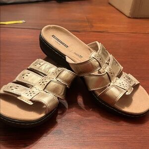 Ladies Clarks Gold Metallic Soft Cushion Sandals w/Velcro upper 8 1/2